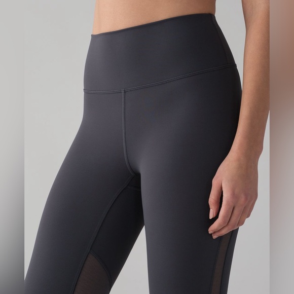 Lululemon Revitalize Crop 21” EUC Color Blue Tied Size 6 - Picture 7 of 13